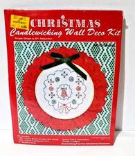 1983 Wang s International Christmas Wreath Candlewicking Wall Deco Kit WKIT027