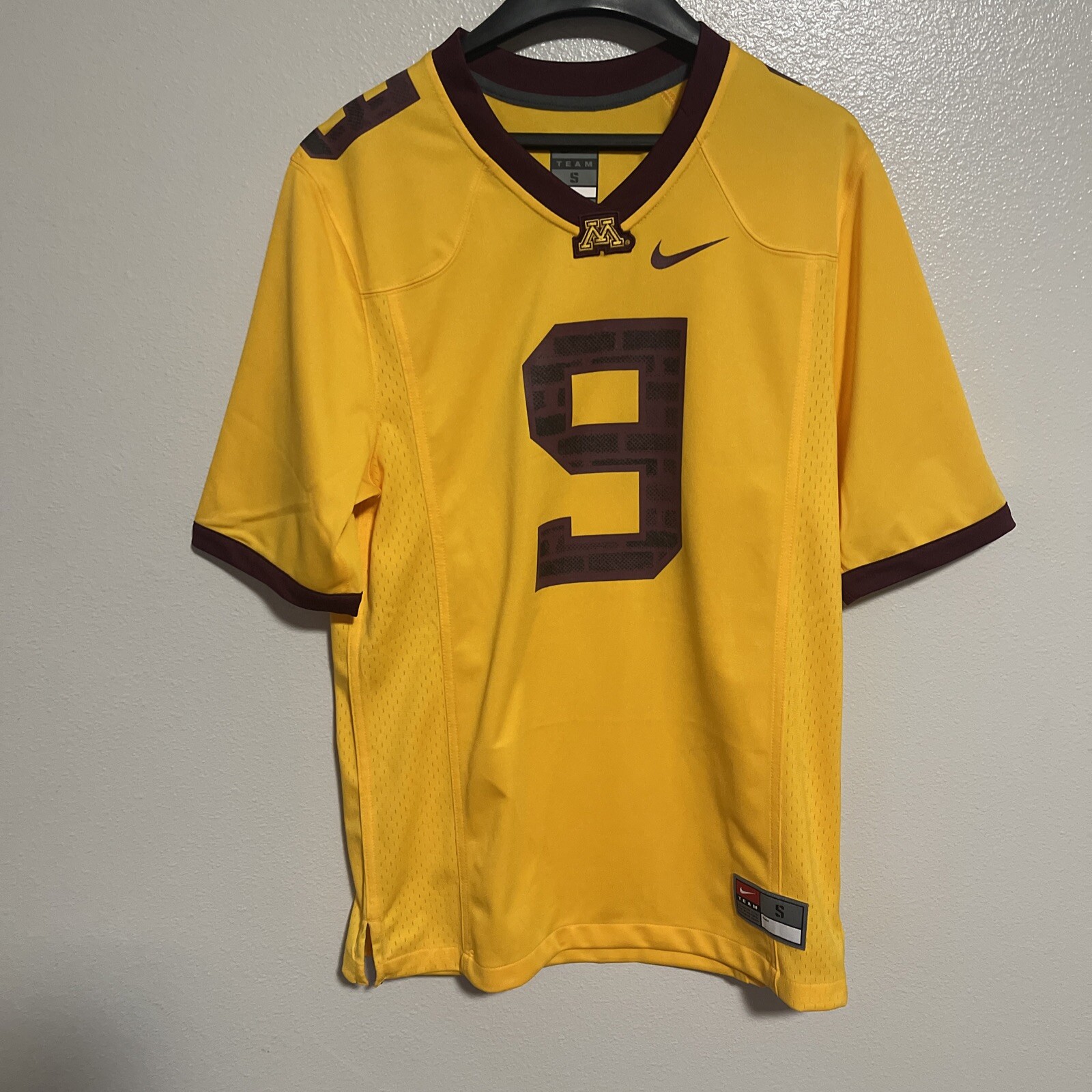 Picture 1 of 10
