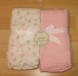 kyle & deena muslin blanket