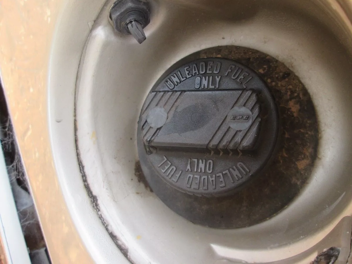 Commodore fuel cap outlet