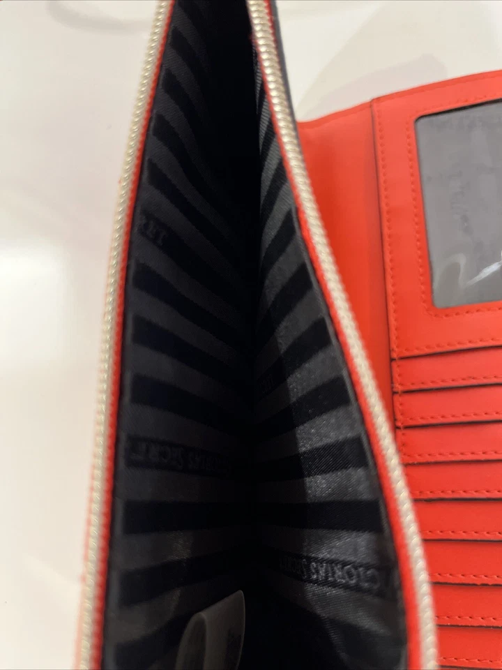 Victoria Secret Tachonado V-Equilt Tech Bolso sin asas Muñequera Cartera Roja Foto 3 de 4