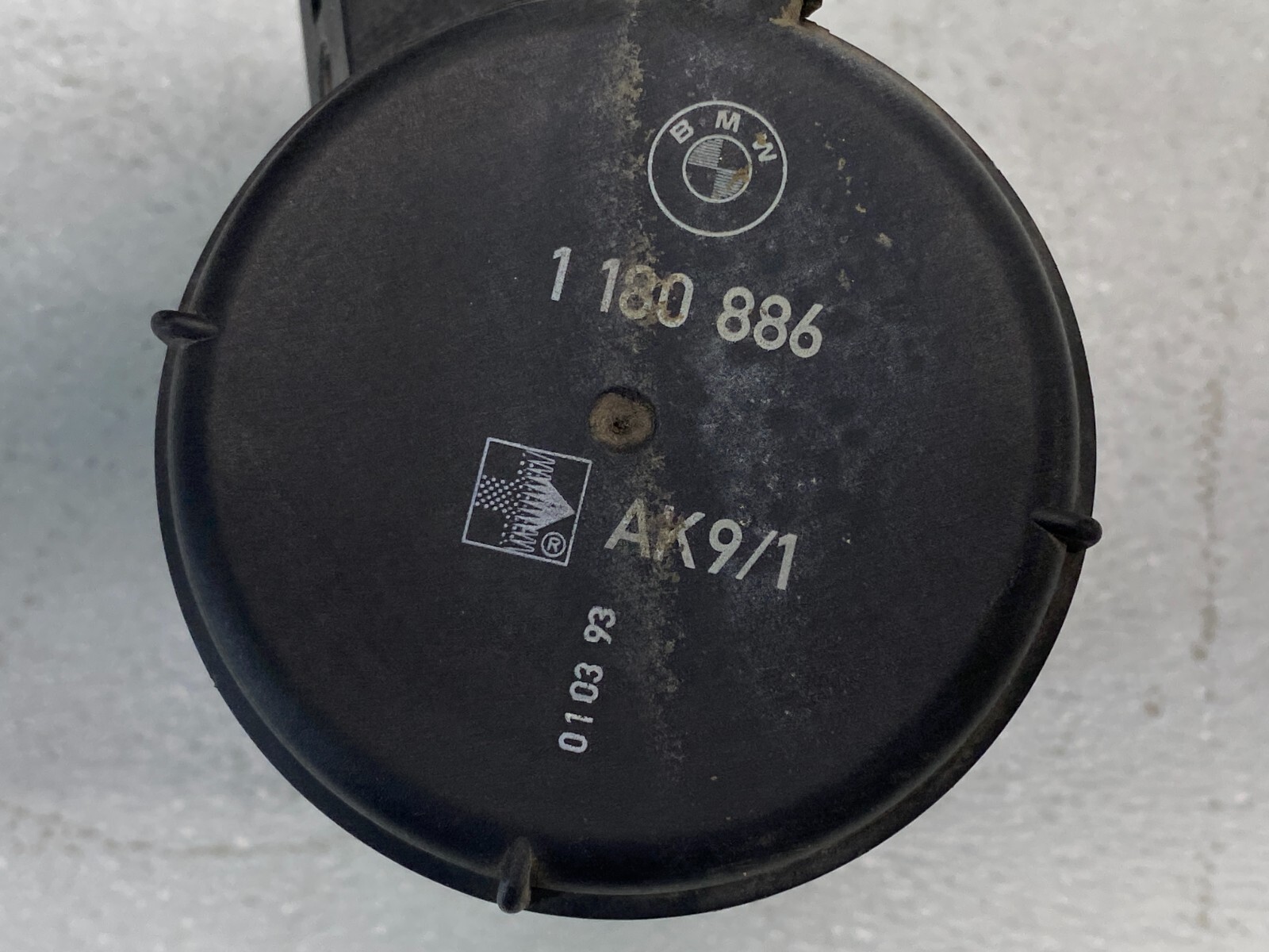 9199 BMW E36 3 Series Z3 Fuel Evap Activated Charcoal Filter Canister