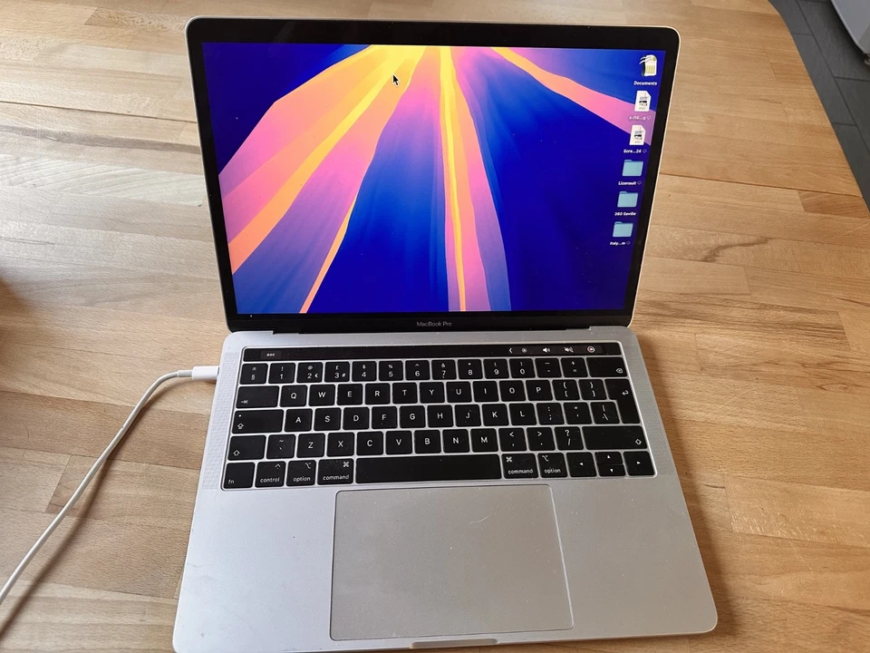 Apple MacBook Pro 13" 2019 TouchBar i5 8GB ram 250GB ssd (A2159) - Image 2 of 4