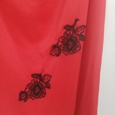 womens vintage Vintage Floral Appliqu  Red Half Slip size medium