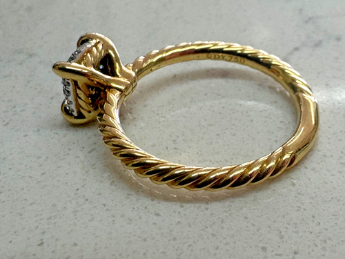Anillo David Yurman Chatelaine® Oro Amarillo 18K con Pavé de Diamantes talla 6 - Imagen 9 de 16