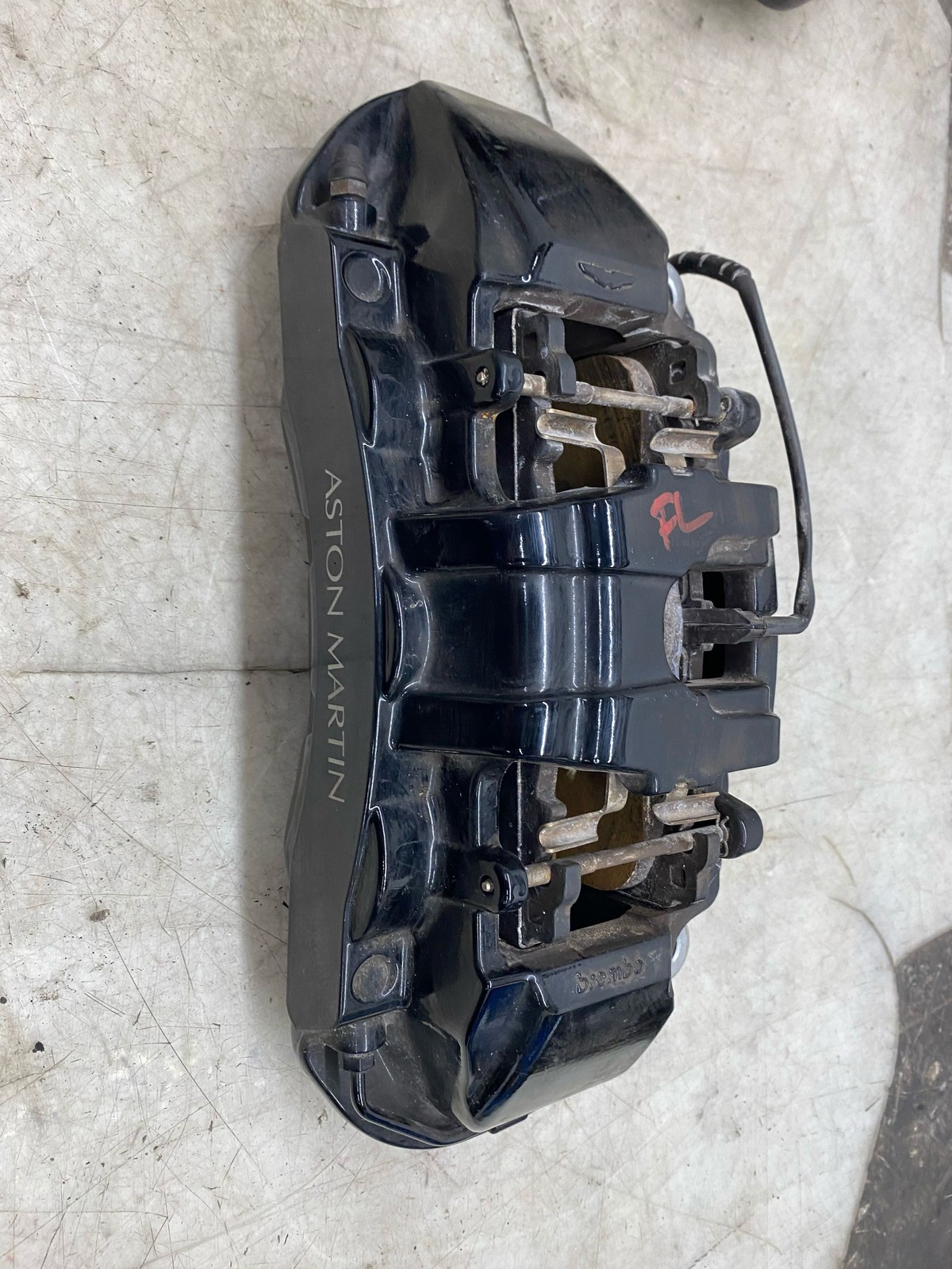 2020-2024 ASTON MARTIN DBX OEM FRONT & REAR BREMBO BRAKE CALIPER SET 4 PCS BLACK