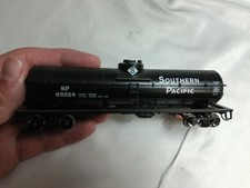 Bachmann HO Scale Southern Pacific Tank Car SP #65528 - No Box - Used
