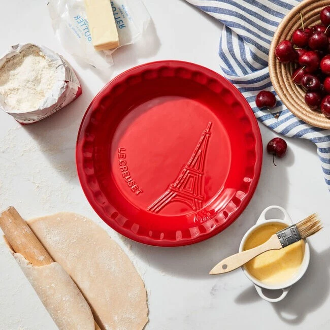 "Cerise" LE CREUSET Eiffel Tower Collection 3D Relief 9" Pie Dish Plate Cherry