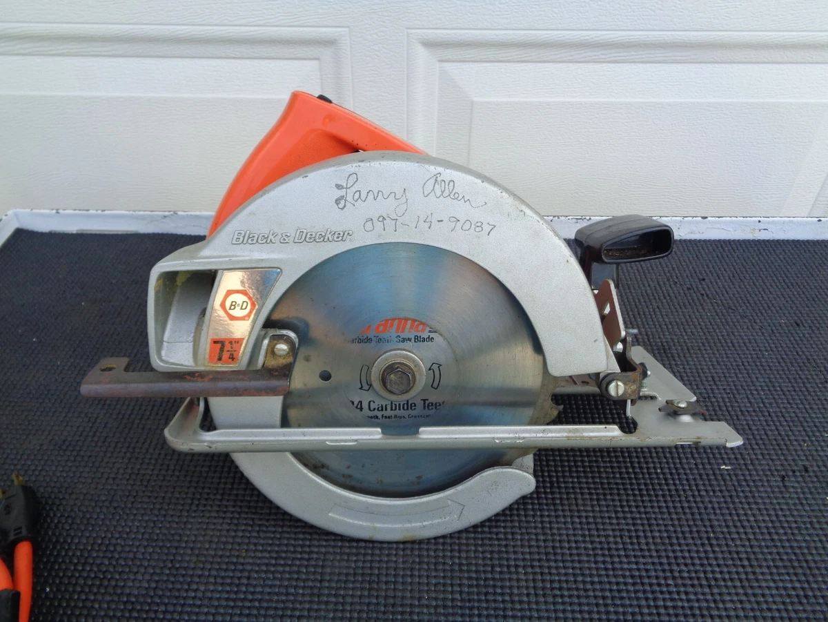 Vintage BLACK & DECKER Model 7394 Circular Saw 7 1/4