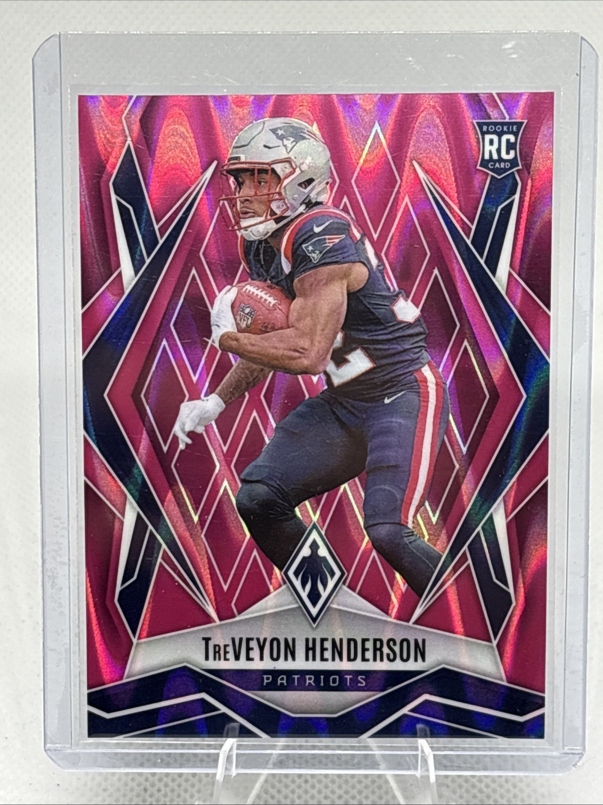 2025 Panini Phoenix TreVeyon Henderson #187 RC Pink Seismic  /75 Patriots