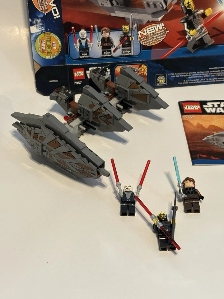 Lego Star Wars Sith Nightspeeder #7957 COMPLETE w/ Minifigs Manual & Box - Image 3 of 3