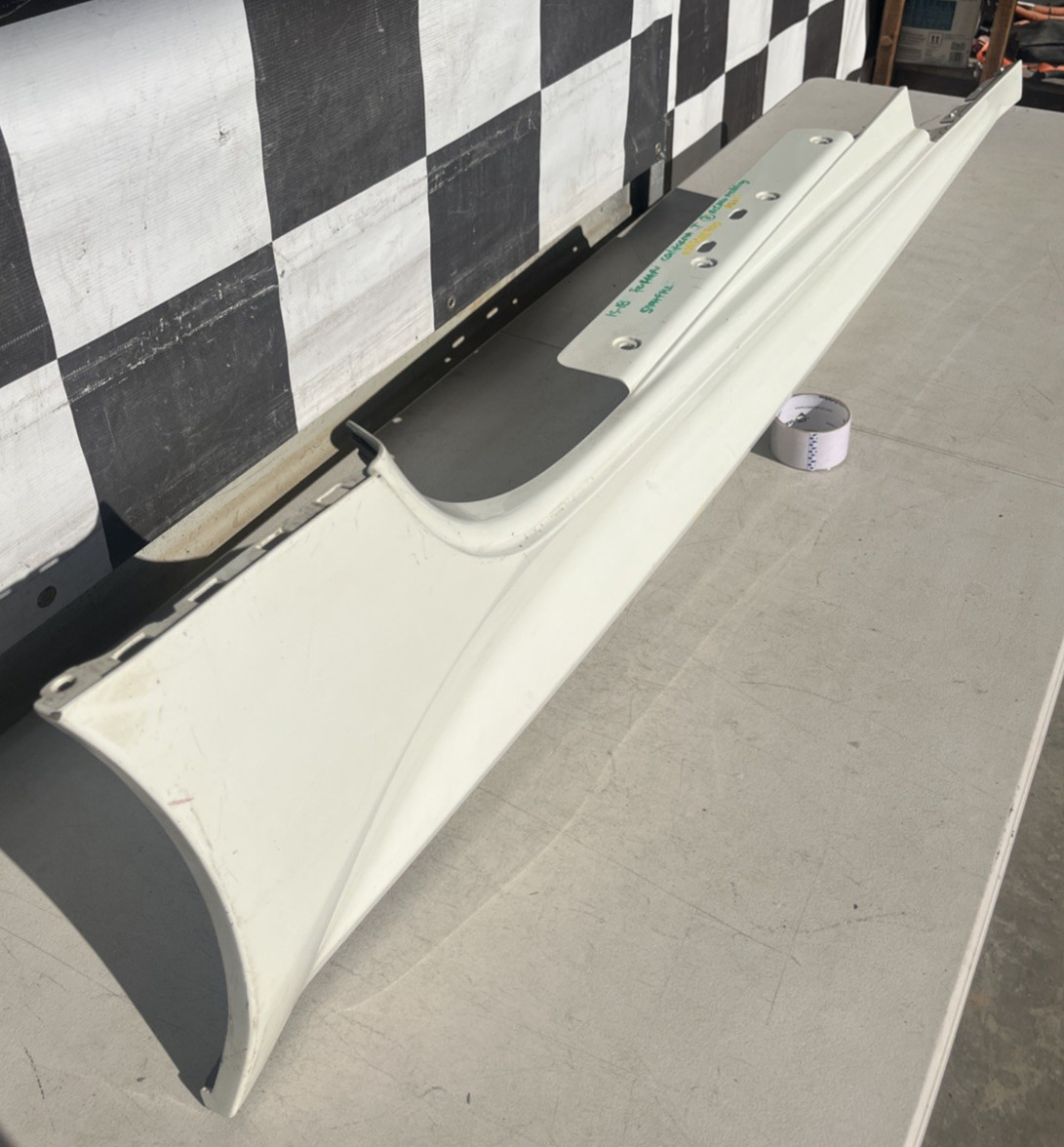 2015 2016 2017 2018 Ferrari California T Right Rocker Panel Used Oem 085082700