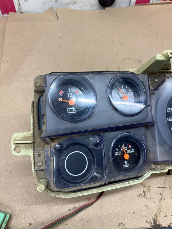 1981 年 82 1986 87 雪佛兰 Gmc K5 K10 C10 K30 C30 速度计集群 ASSY — 第 2/4 张图片