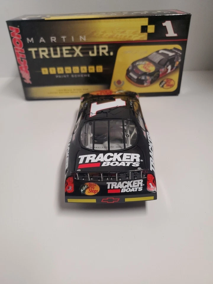 2006 Action CWC Gm Dealers 1/24 #1 Martin Truex Jr Bass Pro Shops 1 Of 1008 - Image 4 of 4
