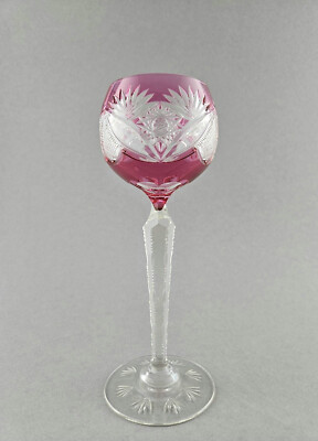 Jugendstil - Römer / Weinglas, himbeerfarben überfangen. VSL Val Saint Lambert.