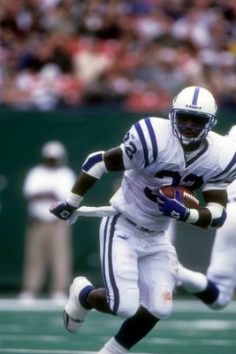 Running Back Edgerrin James Indianapolis Colts has a long gain in - Old Photo