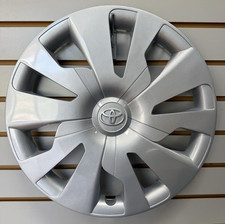 2015-2017 Toyota Yaris 15 Silver Hubcap Wheelcover Factory Original