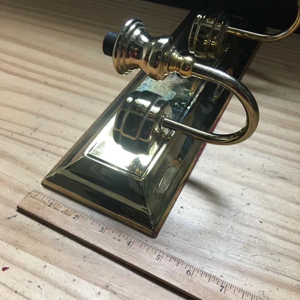 Aplique de pared de latón Hinkley Lighting vintage con 2 lámparas 4,5"x 14" Foto 3 de 4