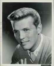 1957 Press Photo Linc Foster - kfx36036