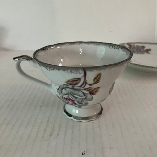 Taza de té y platillo de porcelana Fred Roberts Co. Silver Roses - Imagen 7 de 11
