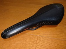 Sella in carbonio Fizik Arione CX intrecciata in carbonio