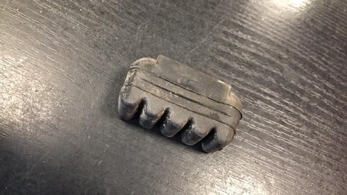 BMW 7 E65 E66 Kühlergummilager 7791169