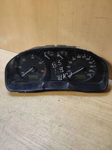 VW PASSAT Variant B5 3B6 Kombiinstrument 669H 8G750 3B0919 1.90 Diesel 24419823