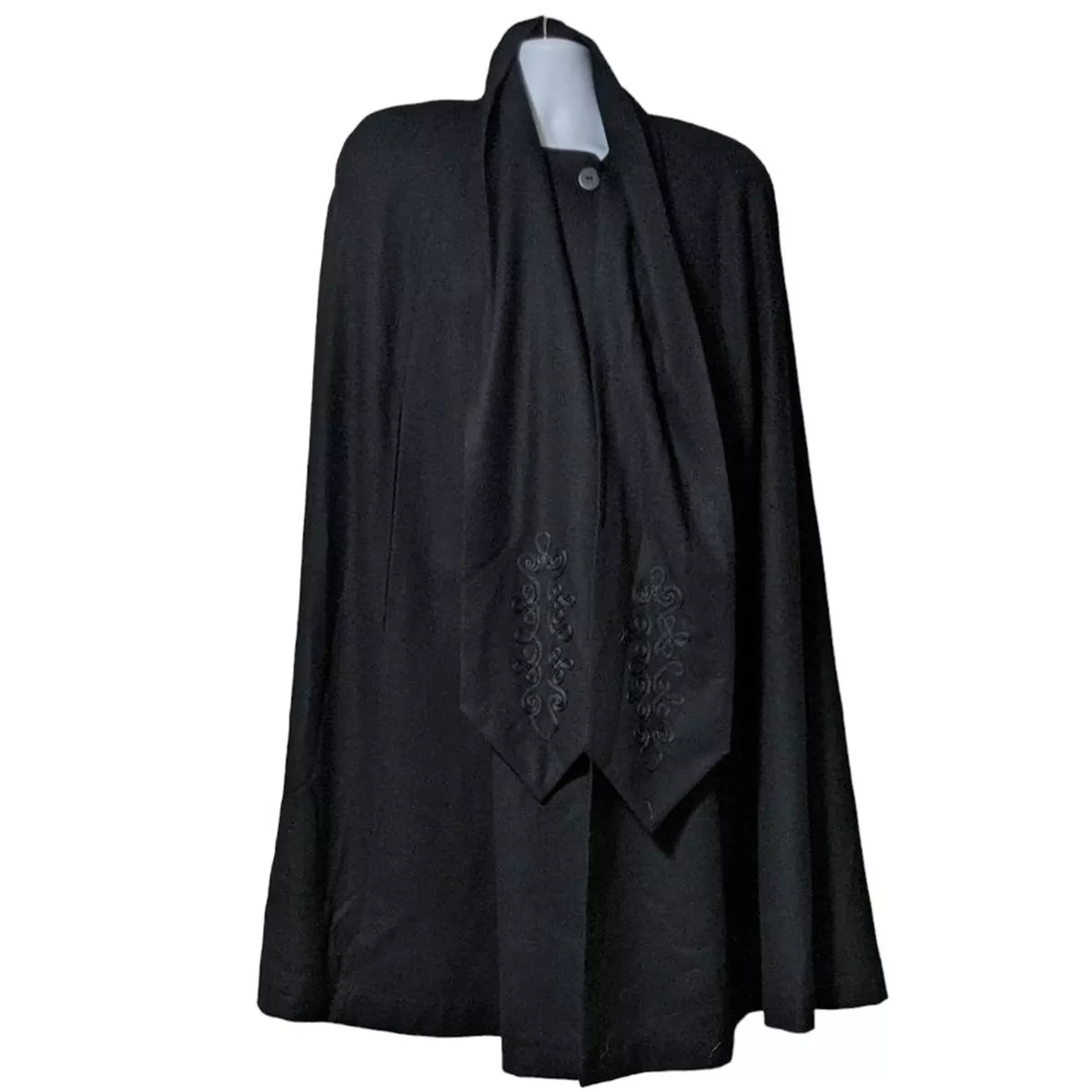 Alorna 2025 wool cape