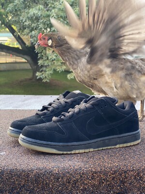NIKE SB DUNK LOW BLACK SUEDE GUM SOLE SZ 9 *DS NEW* | eBay