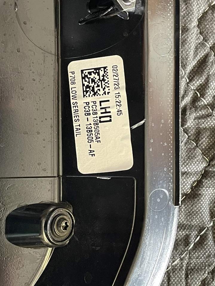 23-25 LUZ TRASERA FORD F250/350 SUPER DUTY halógena OEM LH conductor izquierdo PC3B-13B505 Foto 4 de 4