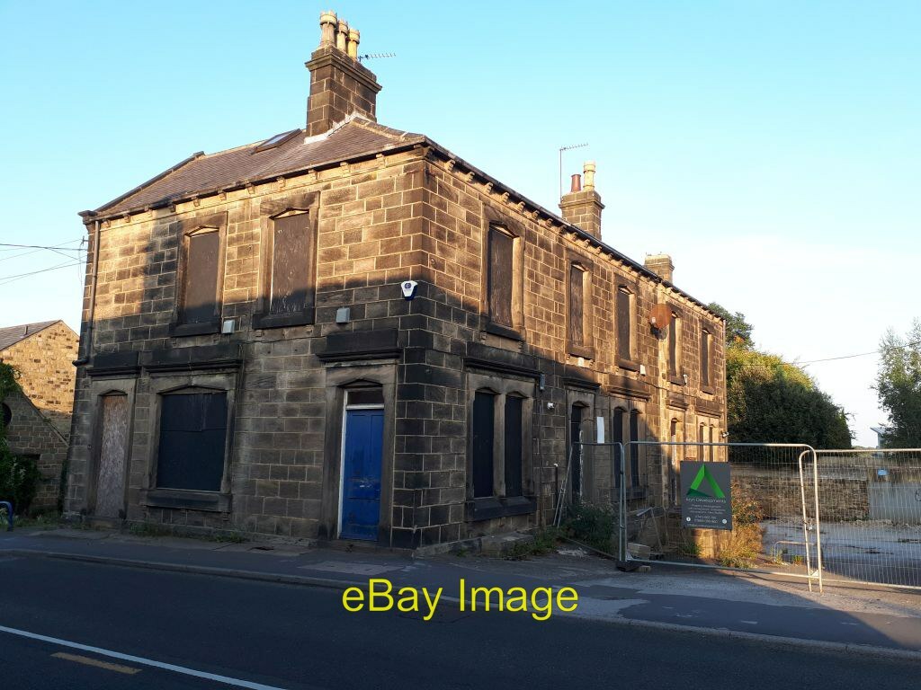 FILA Photo 6x4 Boarded up hou Long Row Horsforth This short terrace looks u c2021