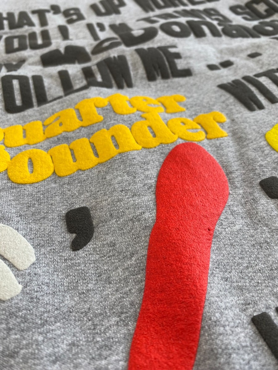 話題コラボ Travis Scott CPFM McDonald Script Crewneck Sweat Travis Scott x McDonald's CPFM 4 CJ SCRIPT CREWNECK