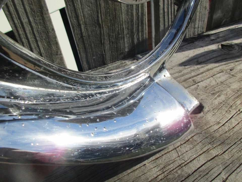 1962 PONTIAC BONNEVILLE LH TAILLIGHT BEZEL/5953077LH - Image 2 of 4