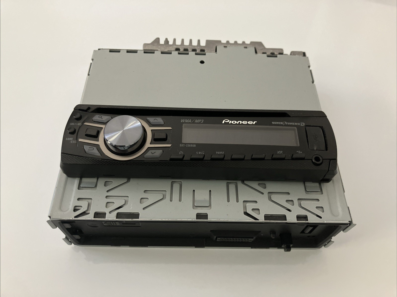 Pioneer Vehicle Stereo Audio w/CD + USB DXT-2369UB RCA L/R -