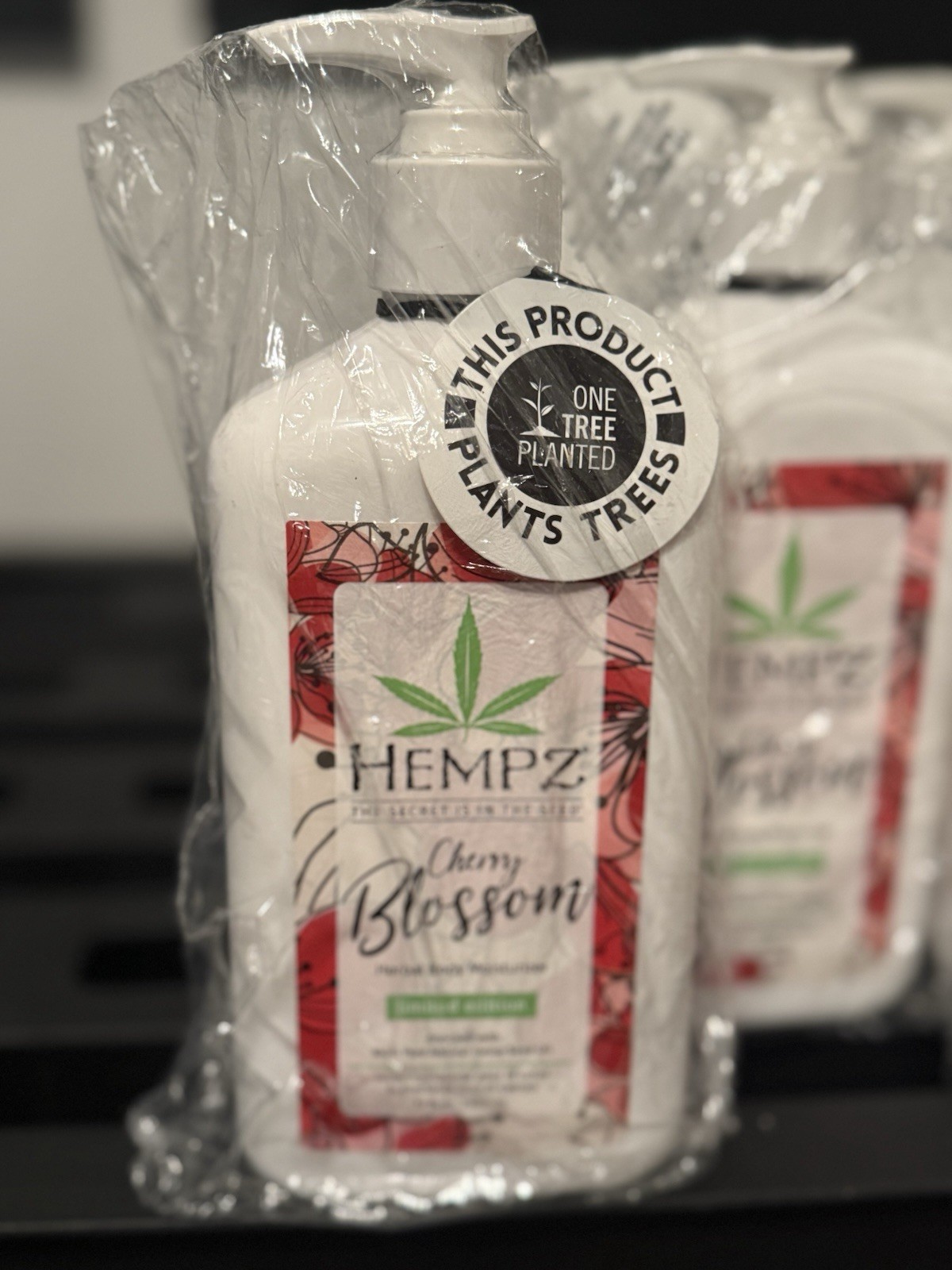 HEMPZ " CHERRY BLOSSOM " HERBAL BODY MOISTURIZER LIMITED EDITION NEW