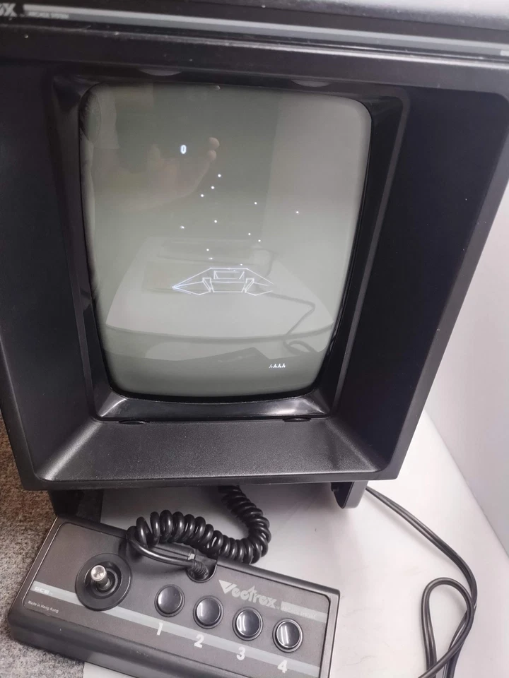 Vectrex Sistema Arcade GCE Consola Vectorial Probada Funcionando Excelente SIN ZUMBIDO Foto 3 de 4