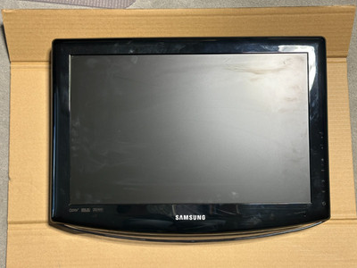 Samsung Flatscreen LN-T1953H 19'' LCD HDTV Used