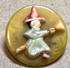 Vintage Bakelite? Celluloid HALLOWEEN WITCH Hat Broom Dress 3D Button 3/4”