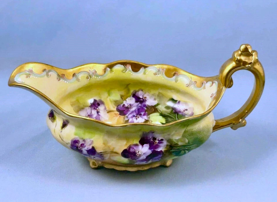 Limoges Francia T&V Gravy Boat - Violetas pintadas a mano y decoración de pickard con adornos dorados Foto 3 de 4