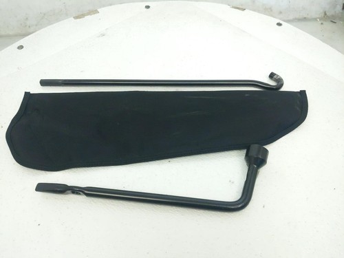 2006-2018 Toyota Rav4 2 Piece Tools W/Pouch 09150-06010 - Picture 7 of 9