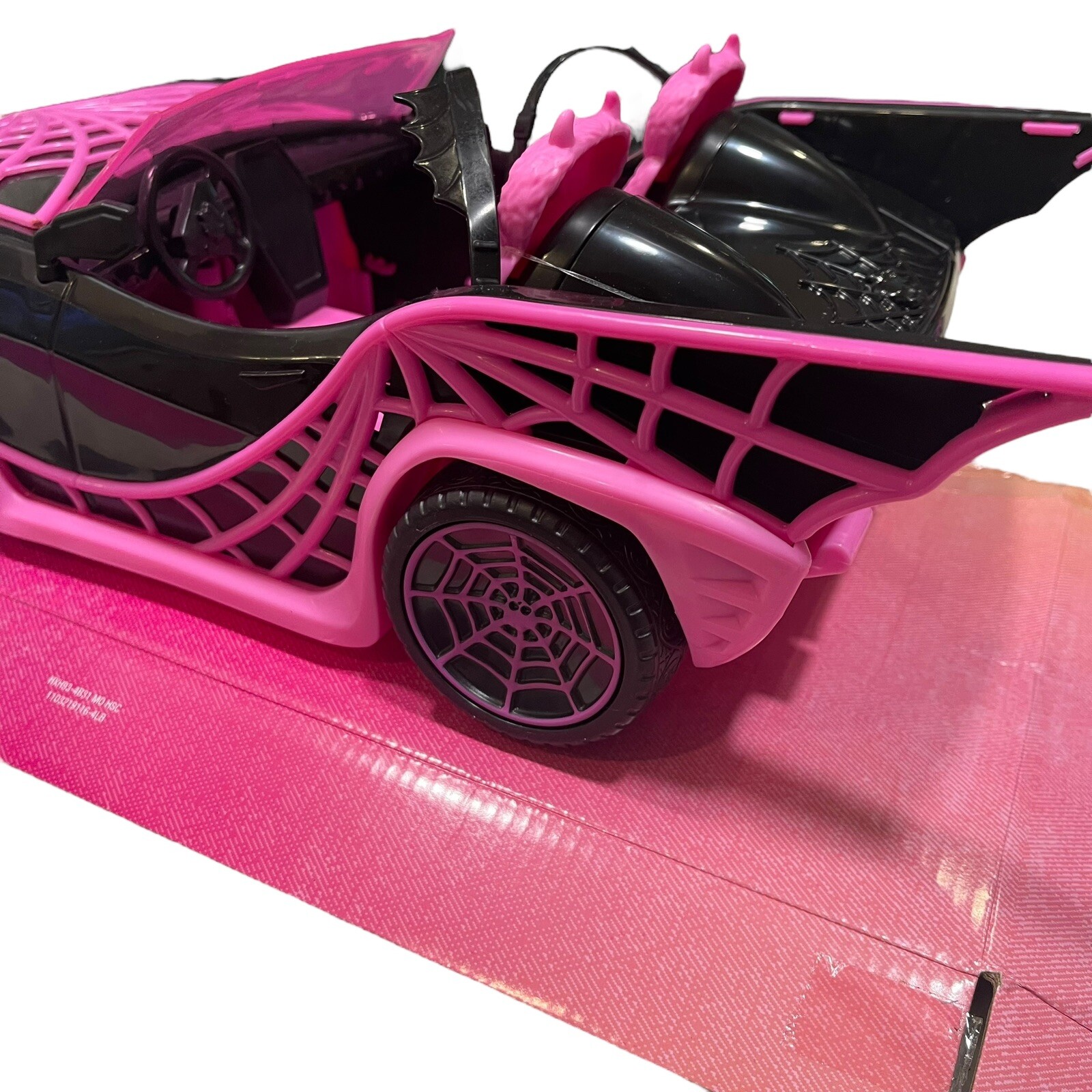 Monster High Eeekend Getaway G3 Draculaura Clawdeen Black Pink