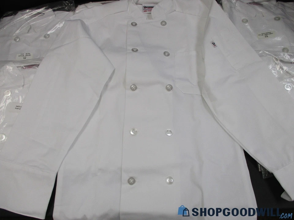 Uncommon Threads Classic 0402 Unisex XS White Long Sleeve Chef Coat w/ Pockets - Image 4 of 4