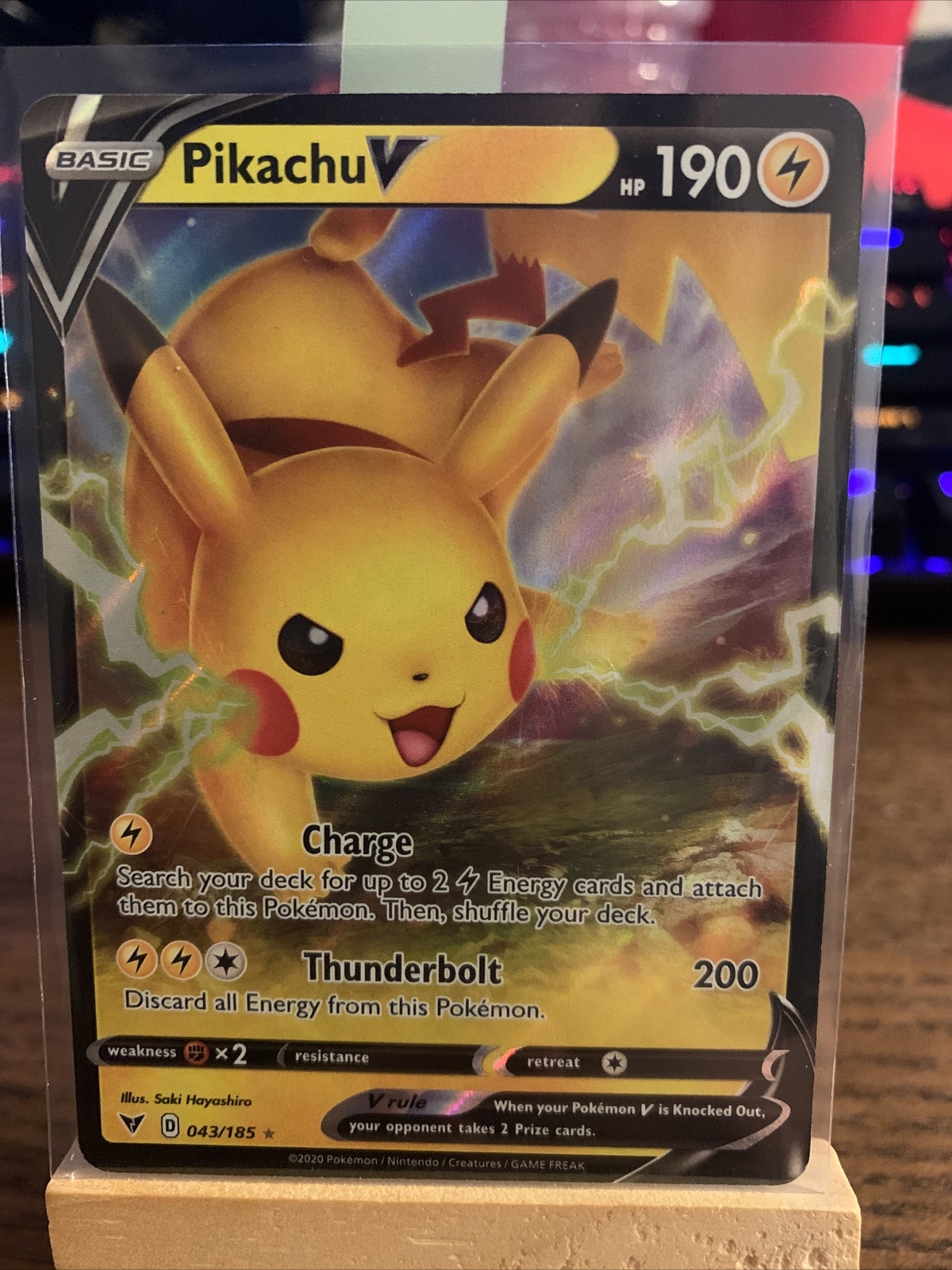 Pikachu V (043/185) Vivid Voltage Ultra Rare Pokemon Card - Near Mint