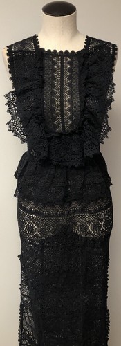 VESTIDO ULLA JOHNSON LILIA HECHO A MANO NEGRO ENCAJE TRANSPARENTE CON VOLANTES ESMOQUIN DELANTERO MAXI 6 - Imagen 8 de 16