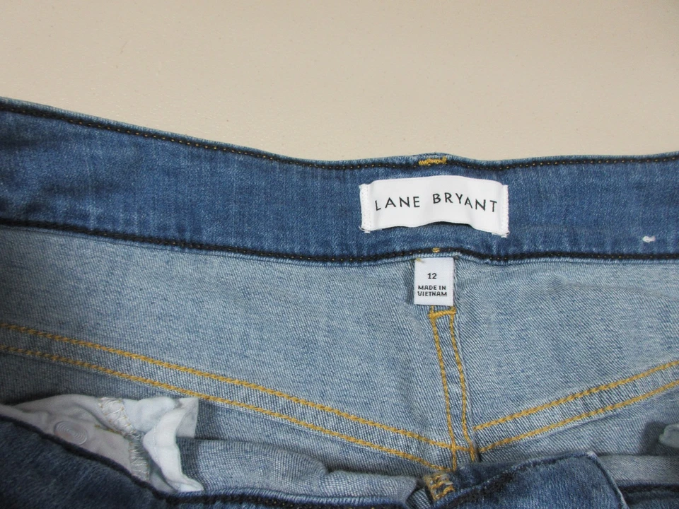 Pantalones cortos elásticos Lane Bryant para mujer estrellas medias desgastadas medio novio 12 usados en excelente estado Foto 3 de 4