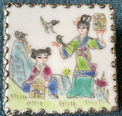 HAND PAINTED GEISHA PORCELAIN ENAMEL SILVER METAL VANITY BOX MIRROR