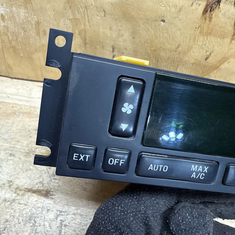 1998 - 2002 Lincoln Town Car AC Heater Climate Control Unit F8VH-19C933-AE OEM Foto 2 de 4