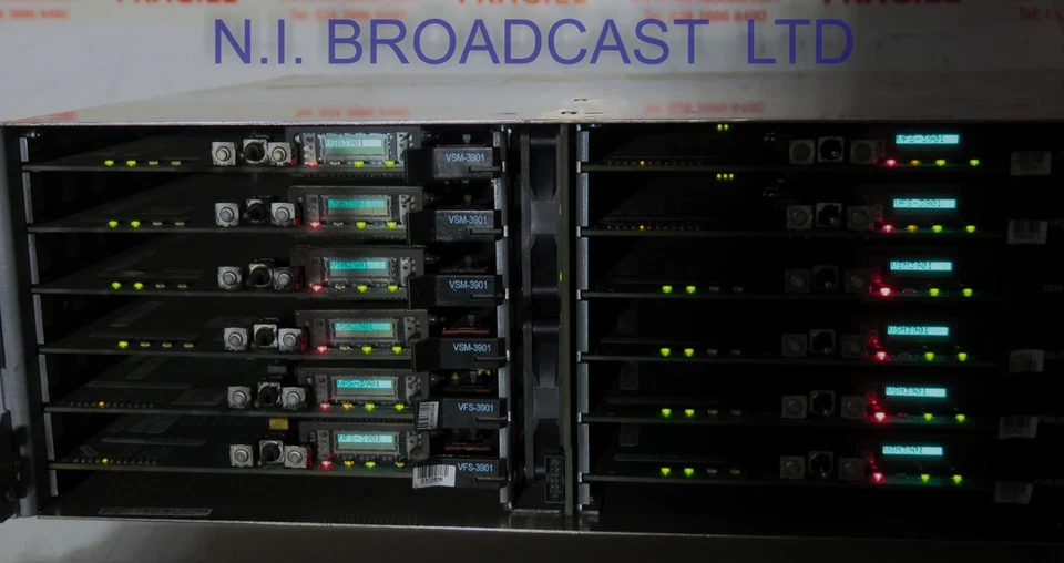 Harris Leitch NEO frame with 8x SDI monitor DAs, 4x SDI syncs 2x power supplies - Image 2 of 4