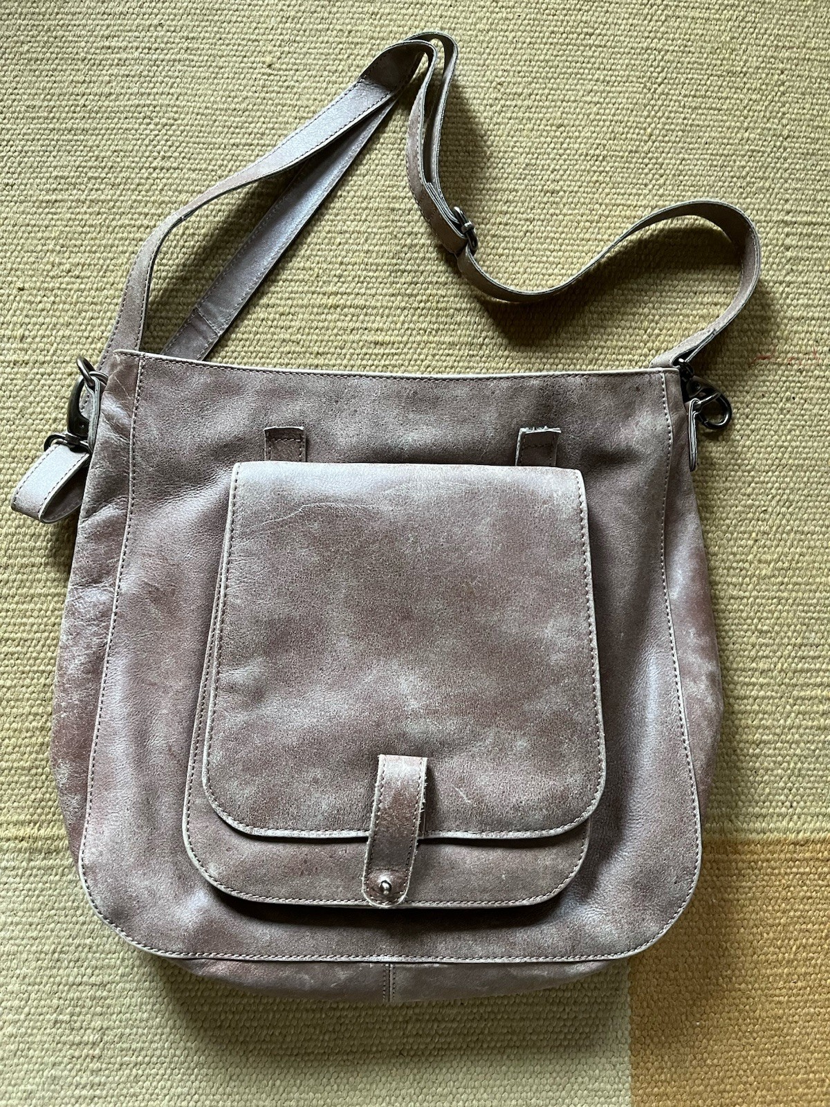 Latico Brown Leather Shoulder Bag Carry-on Many Cptmts Card Slots