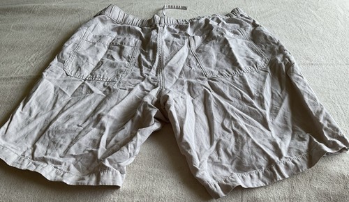Uni Qlo Men’s Cotton Linen Stone Coloured Summer Shorts XL - Picture 2 of 3